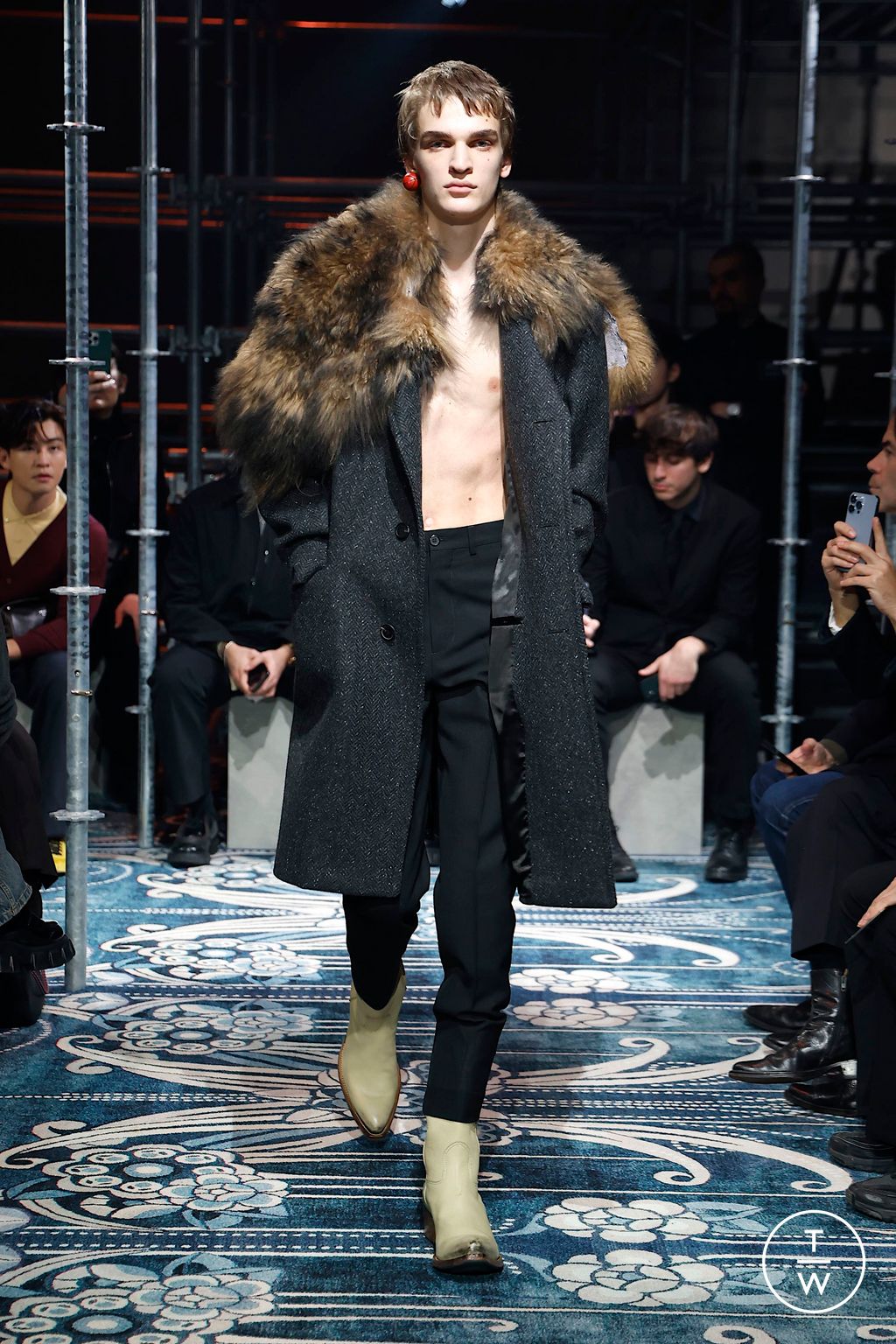 Fashion Week Milan Fall/Winter 2025 look 2 from the Prada collection menswear