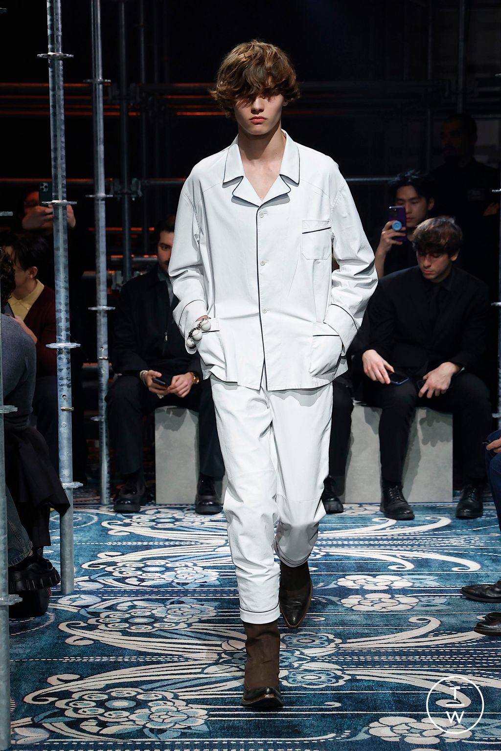 Fashion Week Milan Fall/Winter 2025 look 16 from the Prada collection menswear