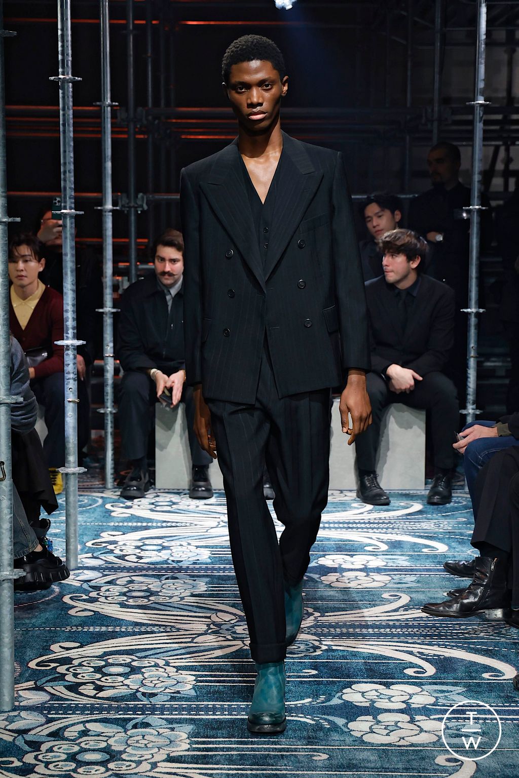 Fashion Week Milan Fall/Winter 2025 look 27 from the Prada collection menswear