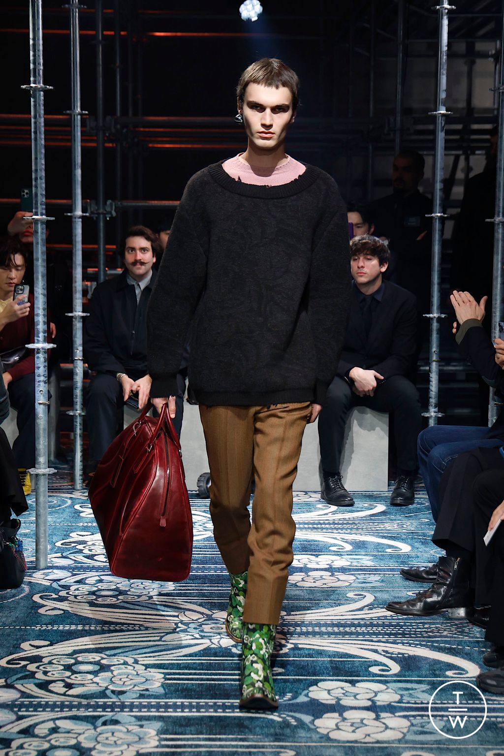 Fashion Week Milan Fall/Winter 2025 look 30 from the Prada collection menswear