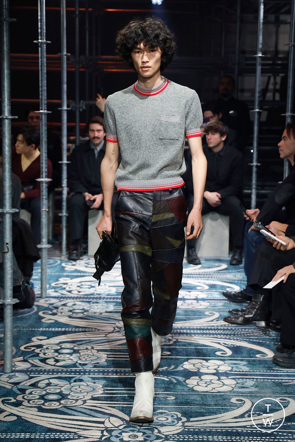 Fashion Week Milan Fall/Winter 2025 look 39 from the Prada collection menswear