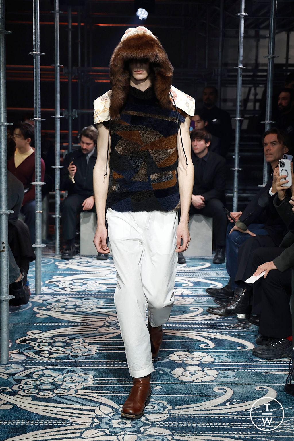 Fashion Week Milan Fall/Winter 2025 look 40 from the Prada collection menswear