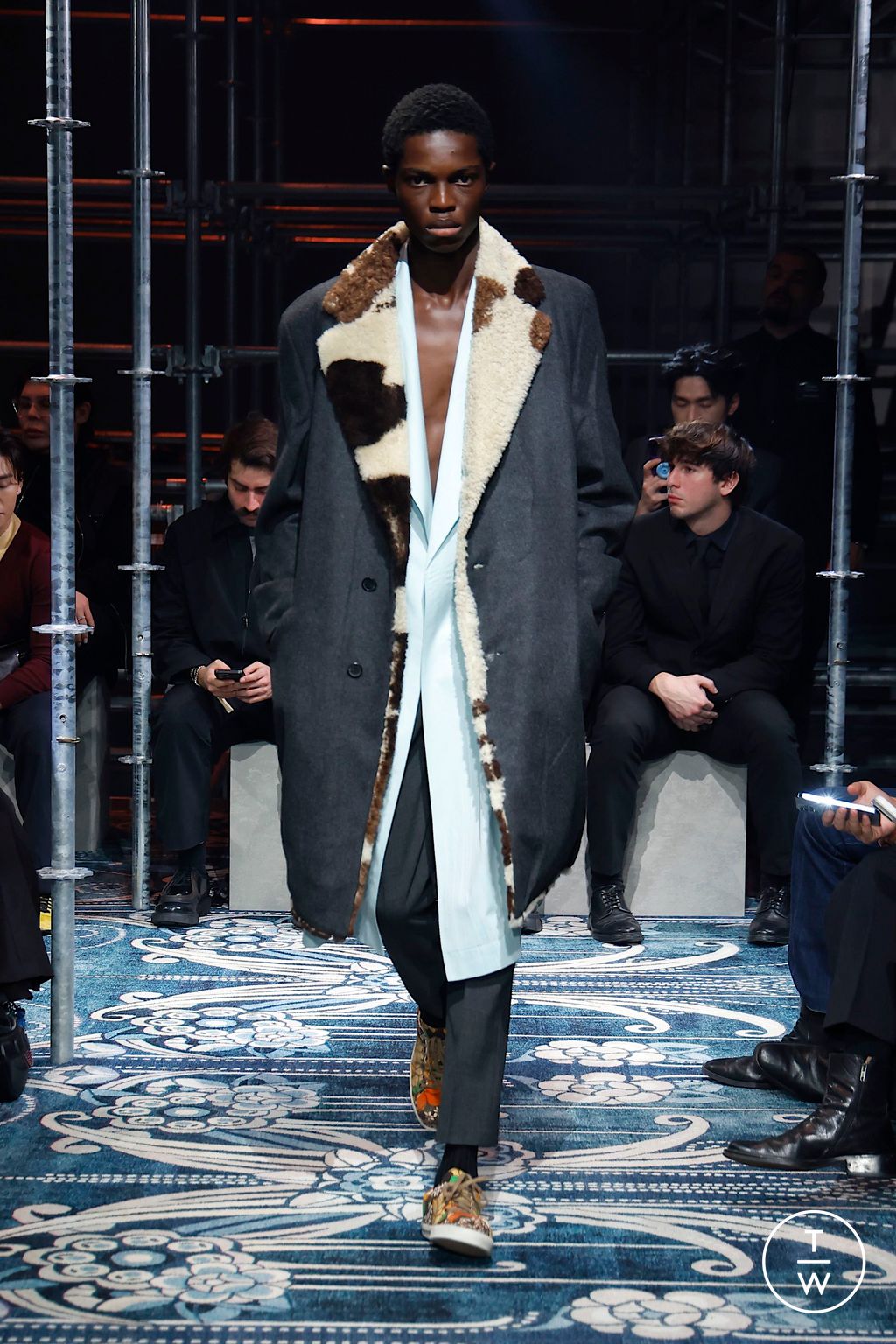 Fashion Week Milan Fall/Winter 2025 look 56 de la collection Prada menswear