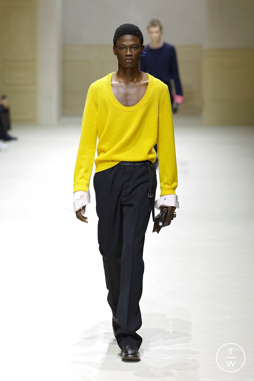 Fashion Week Milan Fall/Winter 2026 look 16 from the Prada collection menswear