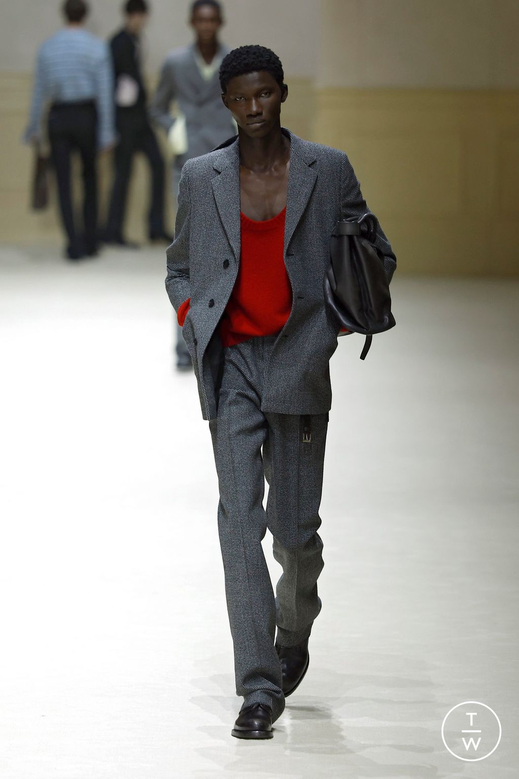 Fashion Week Milan Fall/Winter 2026 look 25 from the Prada collection menswear