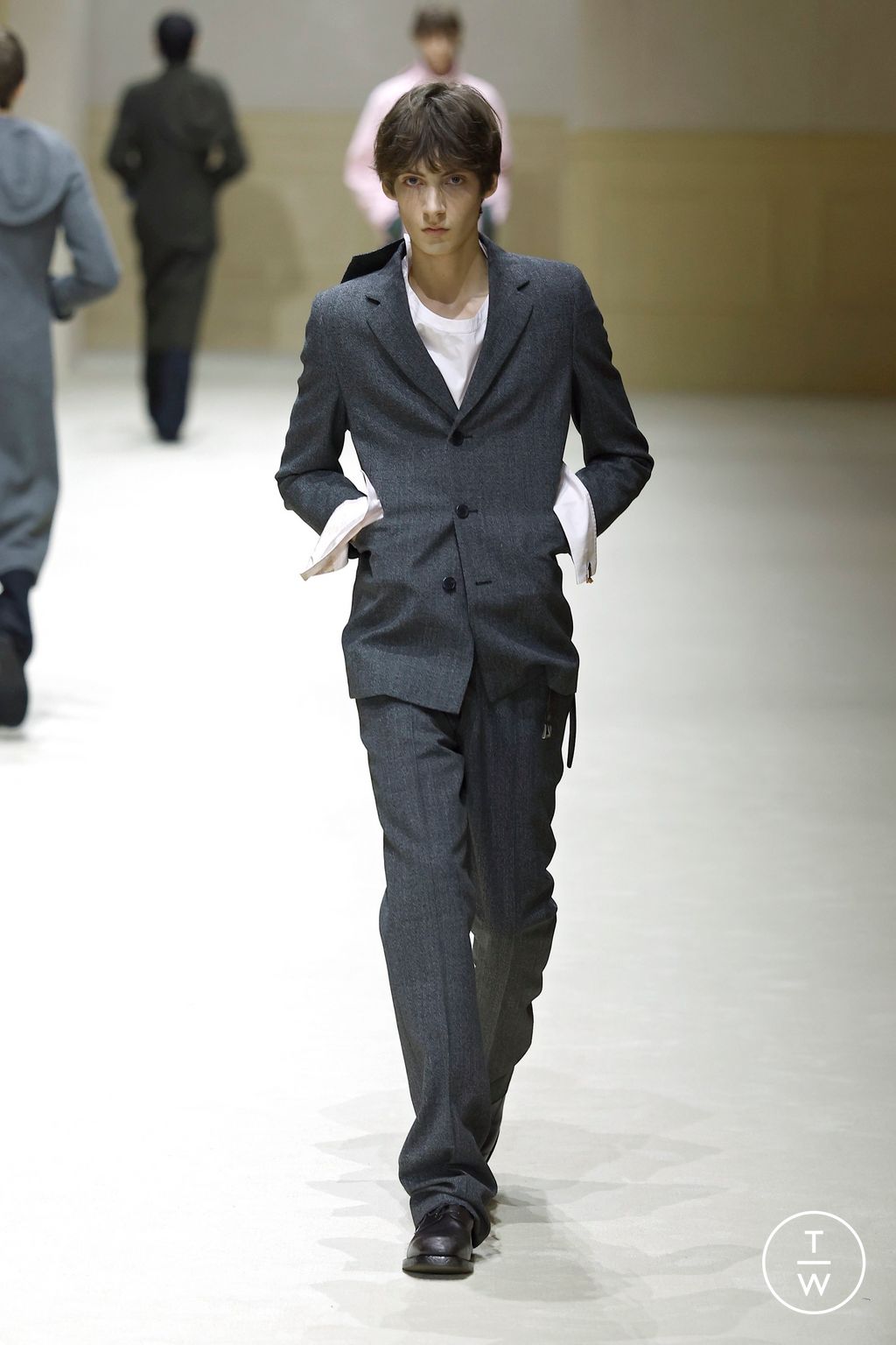 Fashion Week Milan Fall/Winter 2026 look 27 from the Prada collection menswear