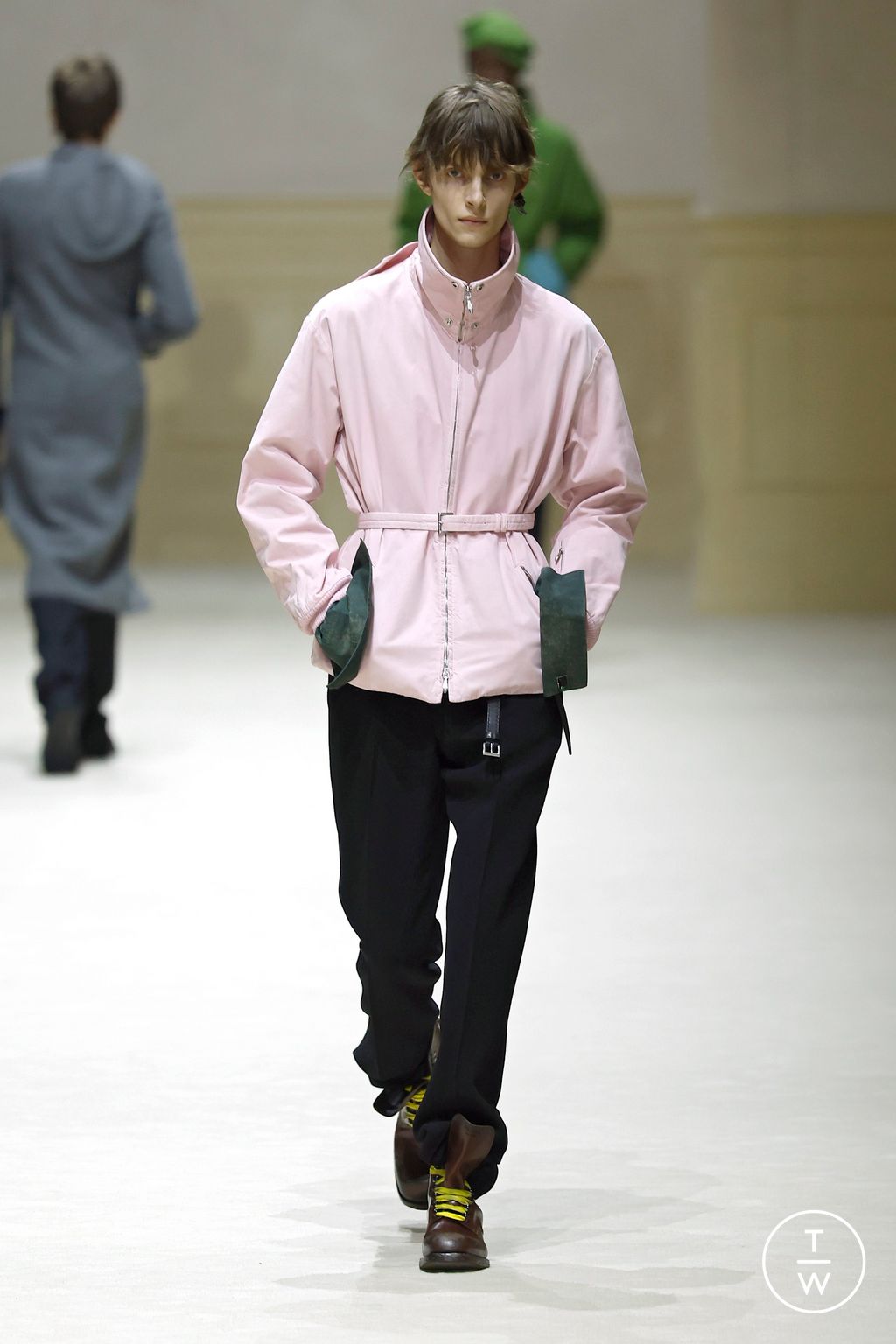 Fashion Week Milan Fall/Winter 2026 look 28 de la collection Prada menswear