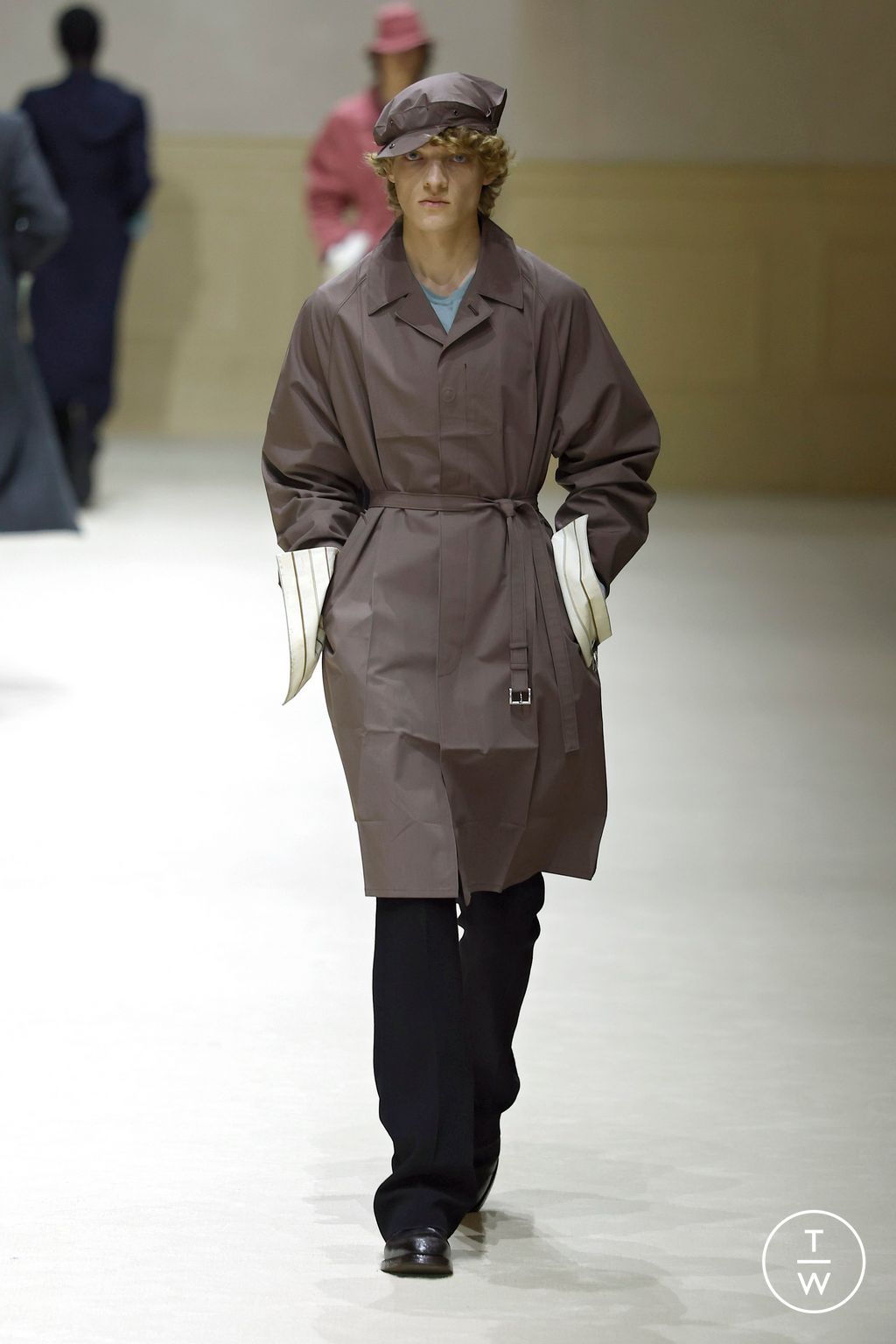 Fashion Week Milan Fall/Winter 2026 look 33 from the Prada collection menswear