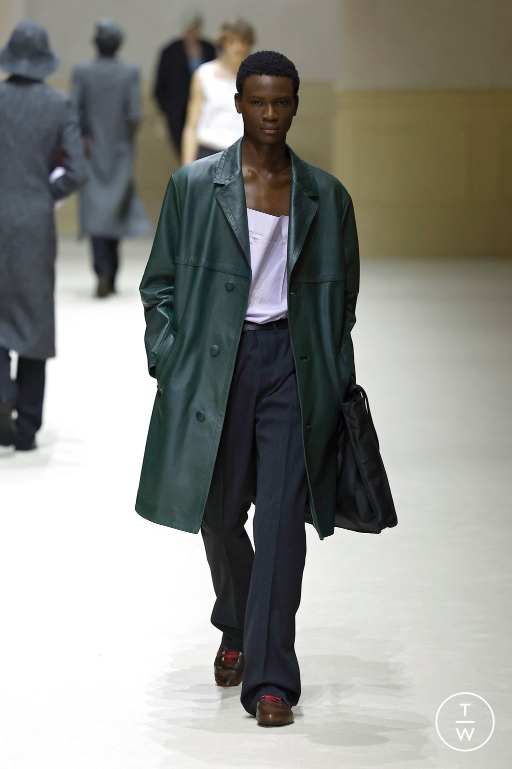 Fashion Week Milan Fall/Winter 2026 look 42 from the Prada collection 男装