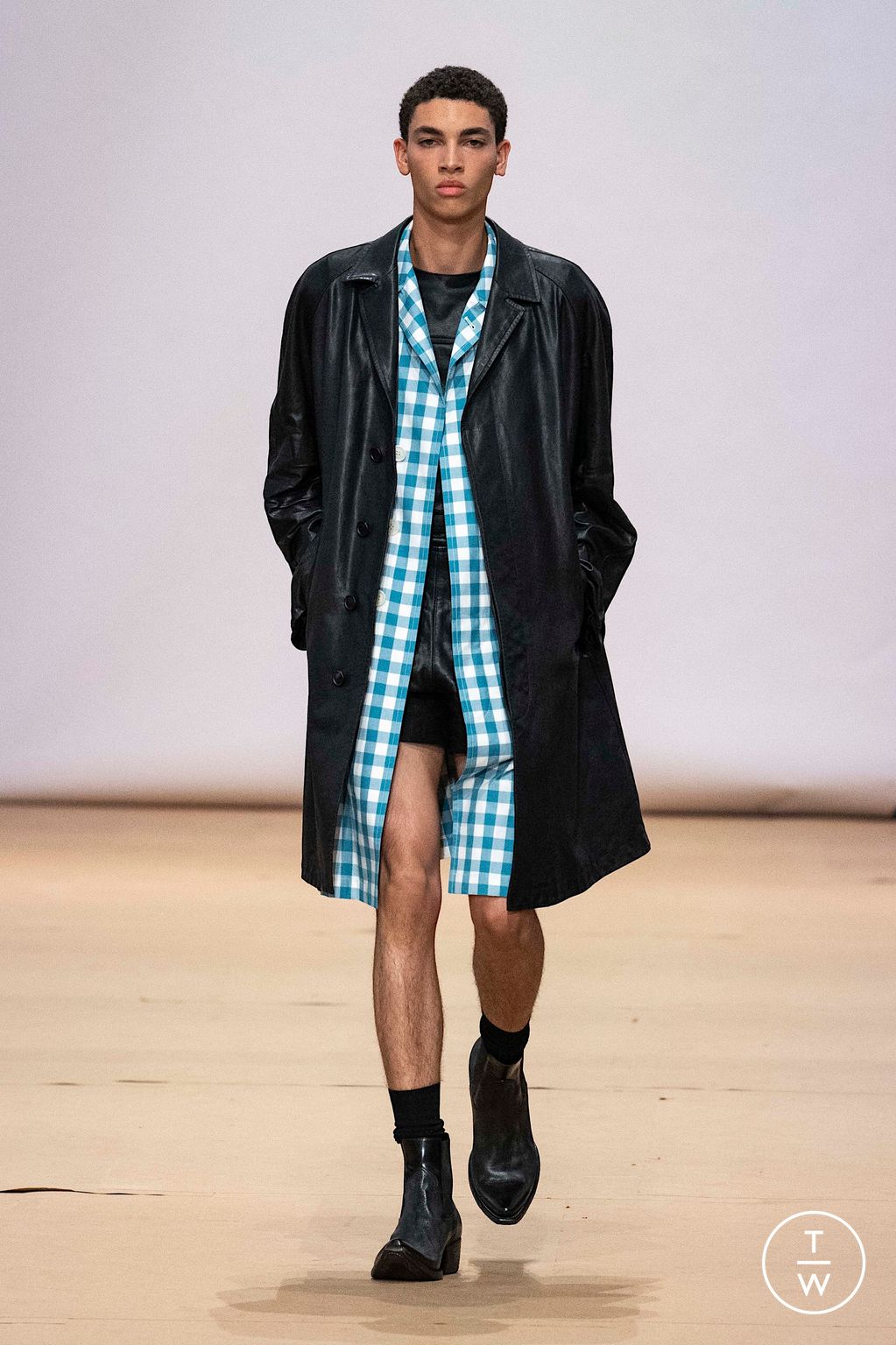 Fashion Week Milan Spring/Summer 2023 look 16 from the Prada collection menswear