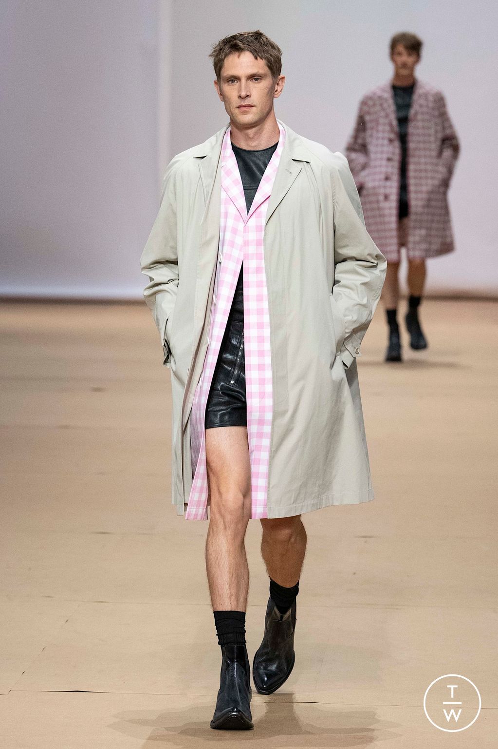 Fashion Week Milan Spring/Summer 2023 look 18 from the Prada collection 男装