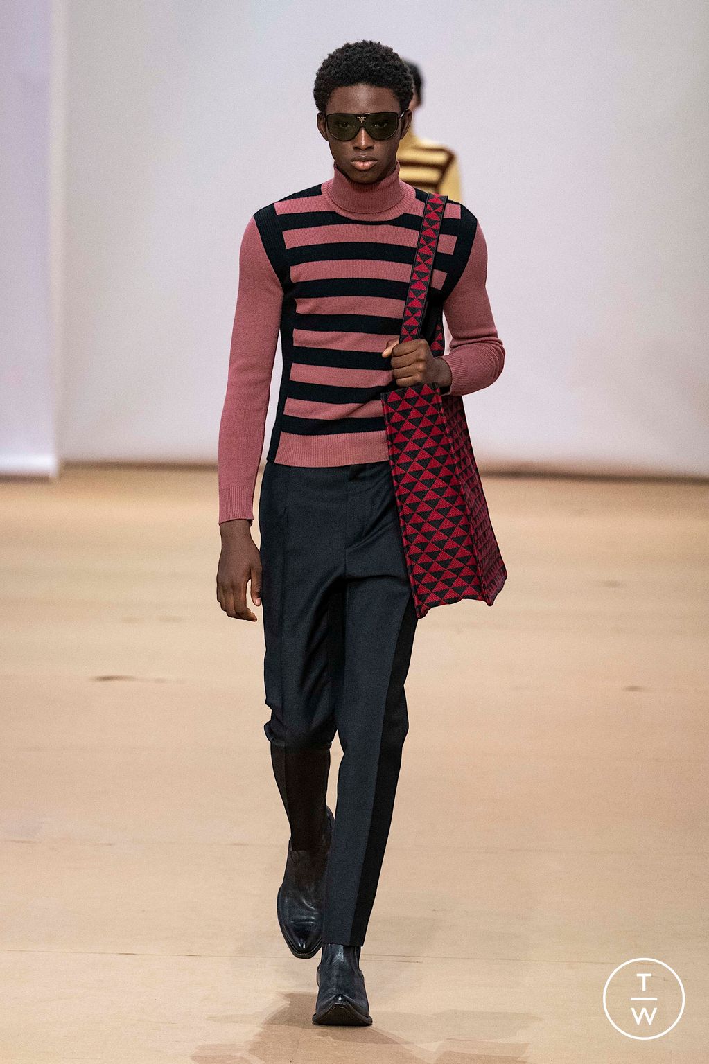 Fashion Week Milan Spring/Summer 2023 look 20 from the Prada collection menswear