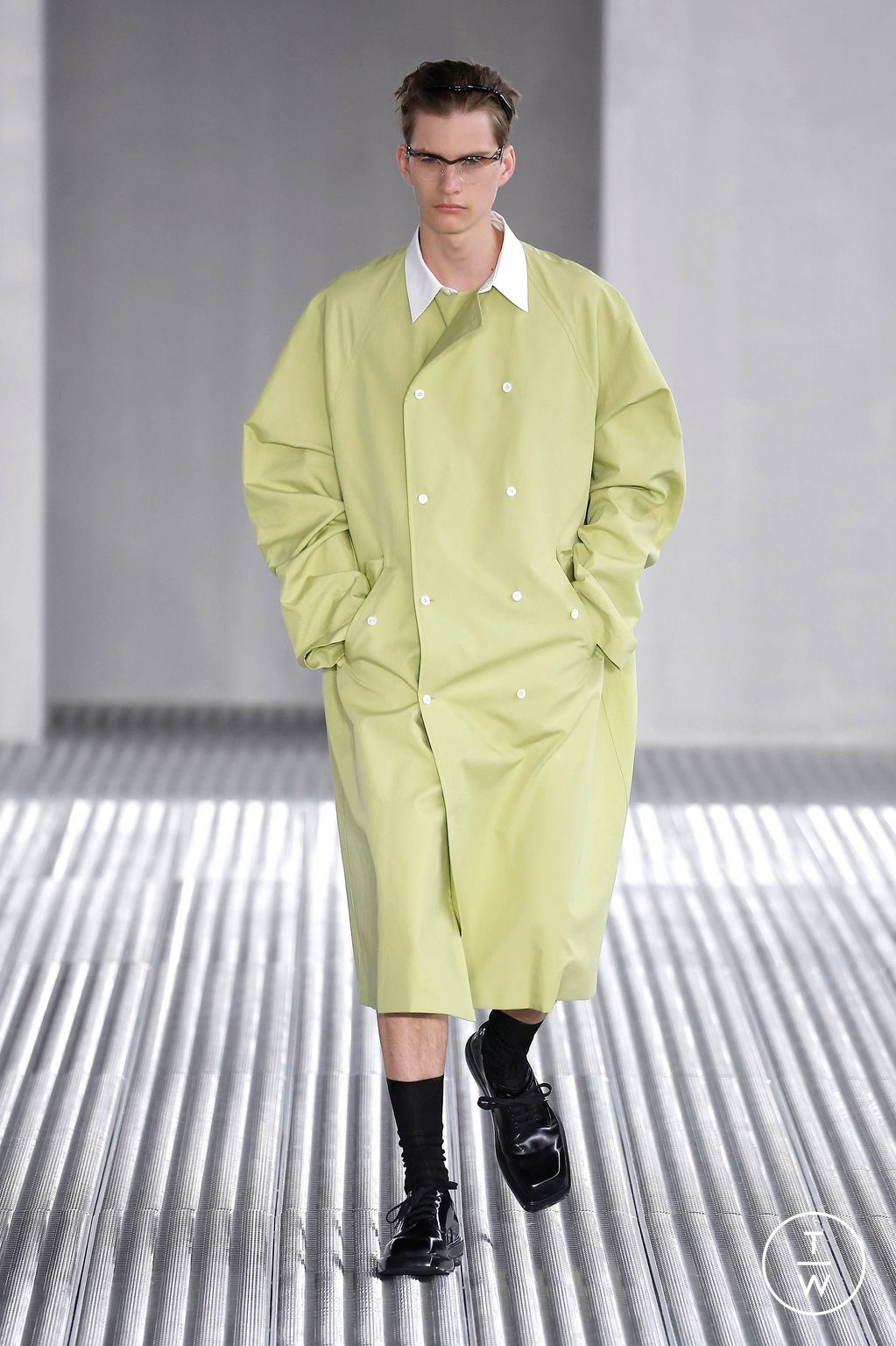 Fashion Week Milan Spring/Summer 2024 look 17 from the Prada collection menswear