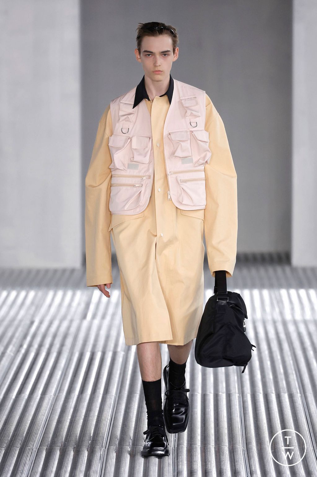 Fashion Week Milan Spring/Summer 2024 look 22 from the Prada collection menswear