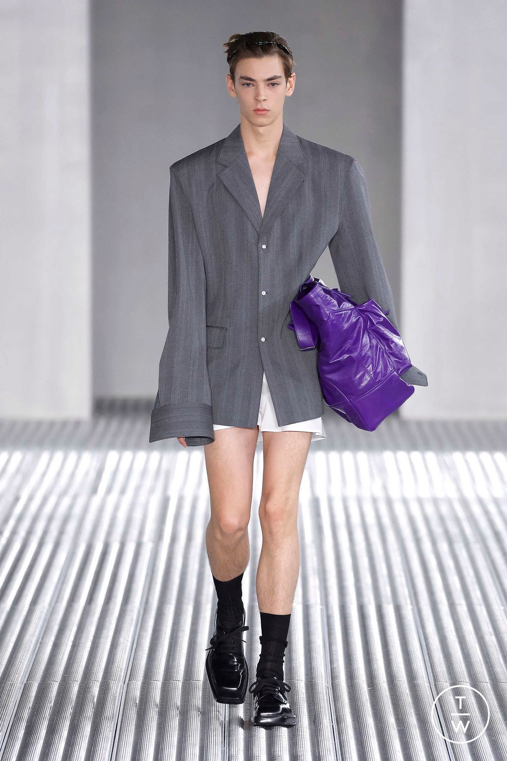 Fashion Week Milan Spring/Summer 2024 look 28 from the Prada collection 男装