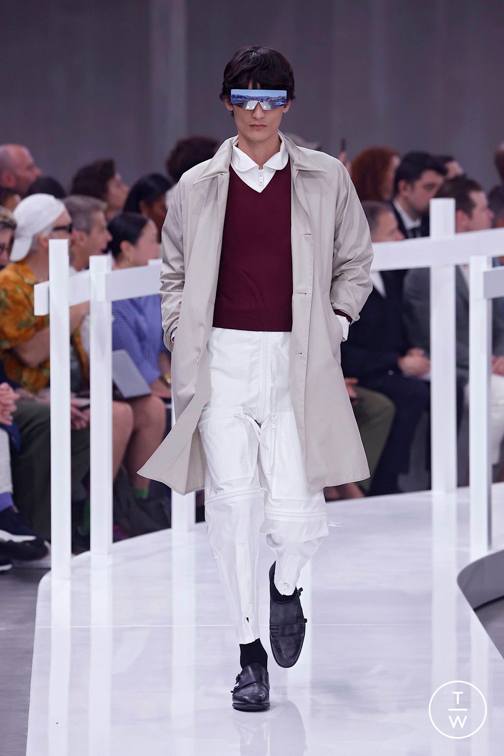 Fashion Week Milan Spring/Summer 2025 look 19 from the Prada collection menswear