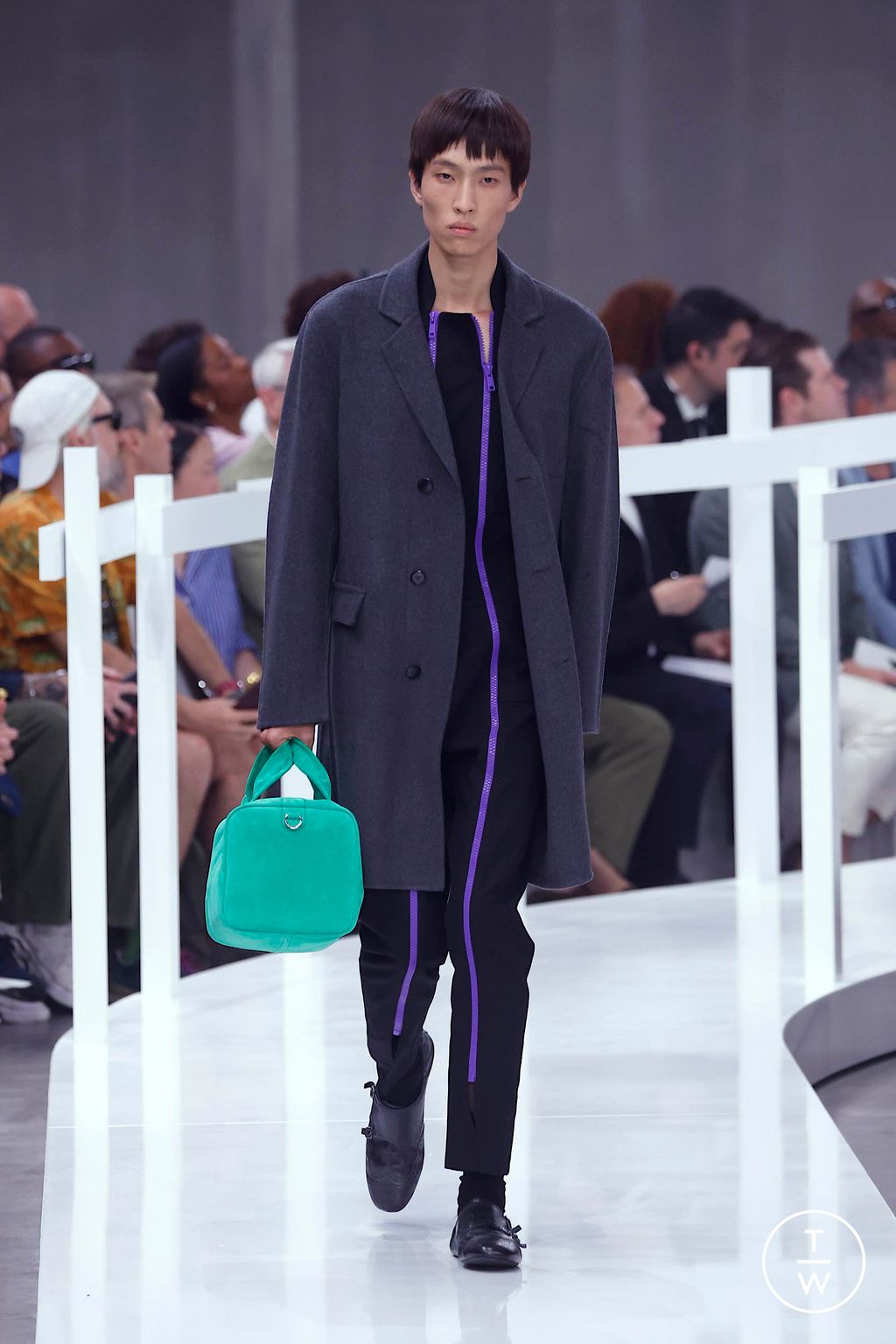 Fashion Week Milan Spring-Summer 2025 look 40 from the Prada collection menswear