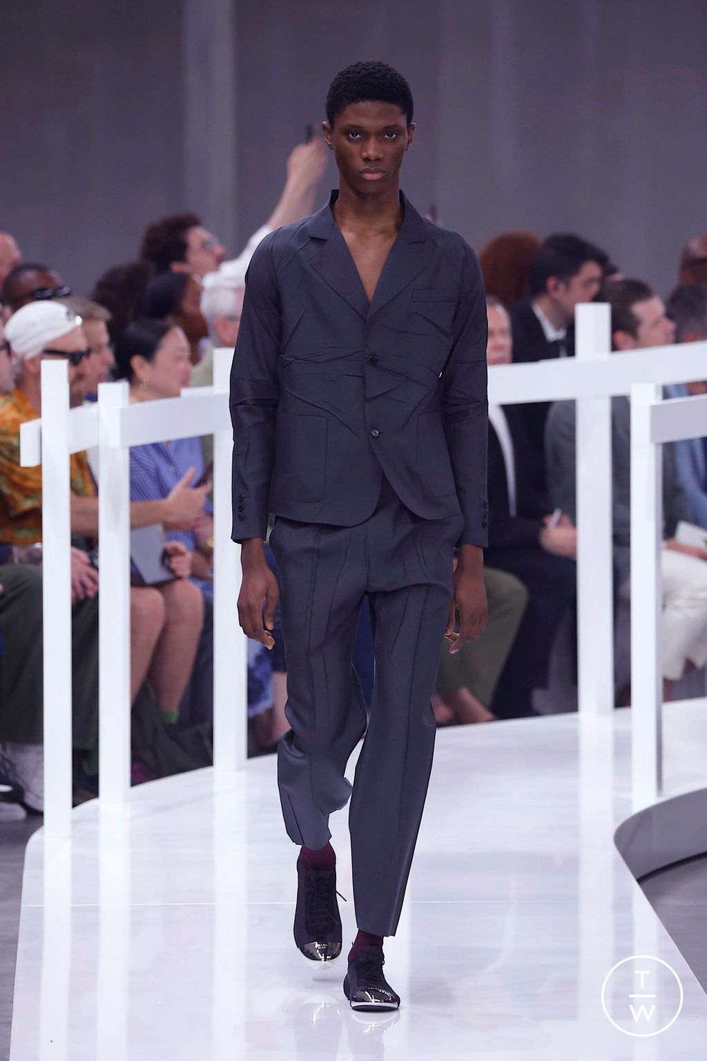 Fashion Week Milan Spring/Summer 2025 look 41 from the Prada collection menswear