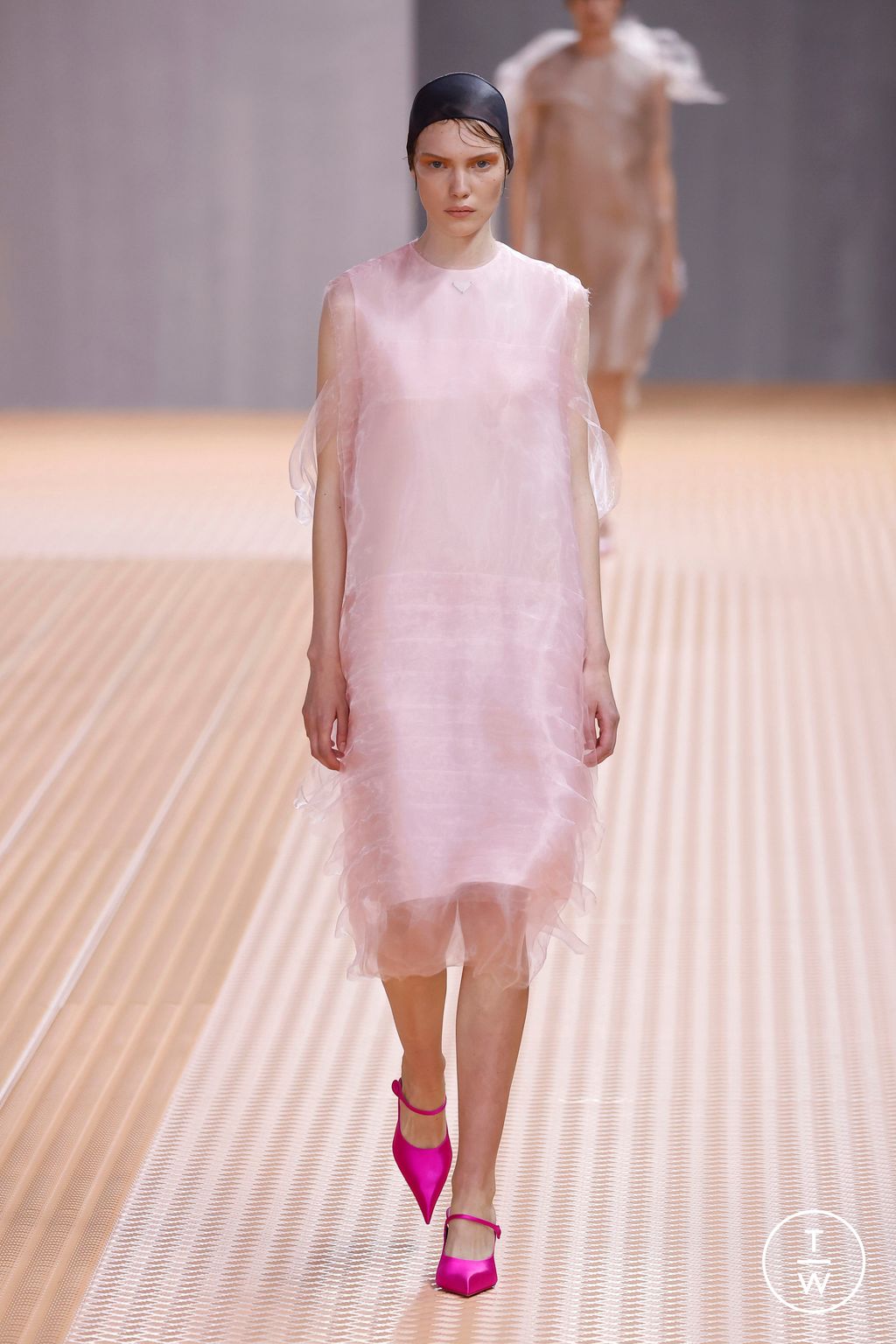 Fashion Week Milan Spring/Summer 2024 look 28 from the Prada collection 女装