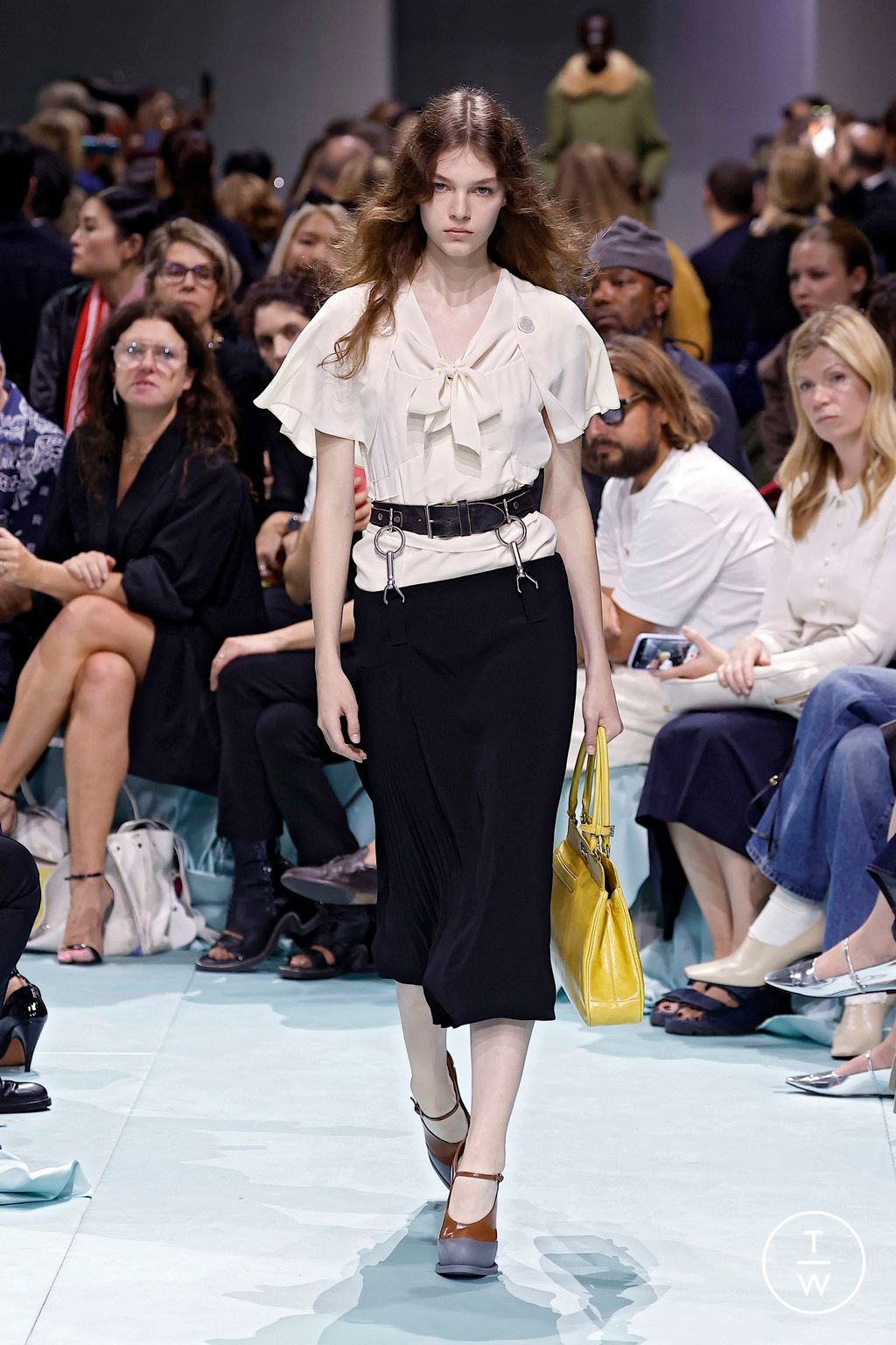 Fashion Week Milan Spring/Summer 2025 look 16 from the Prada collection womenswear
