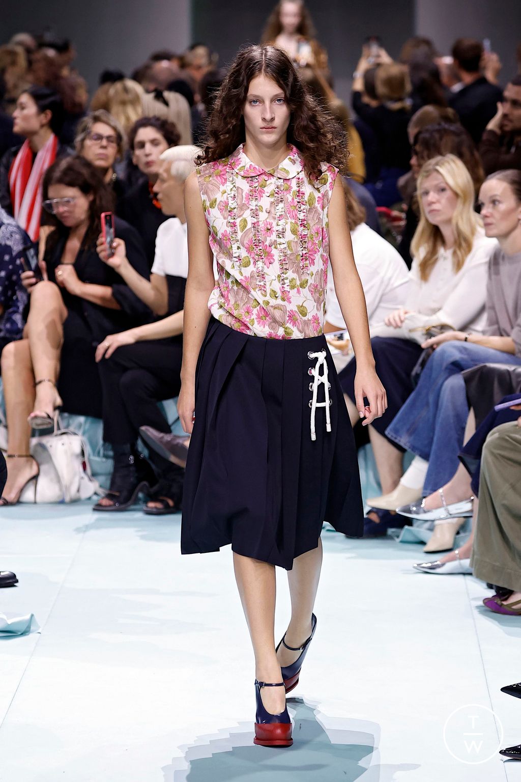 Fashion Week Milan Spring/Summer 2025 look 44 from the Prada collection womenswear