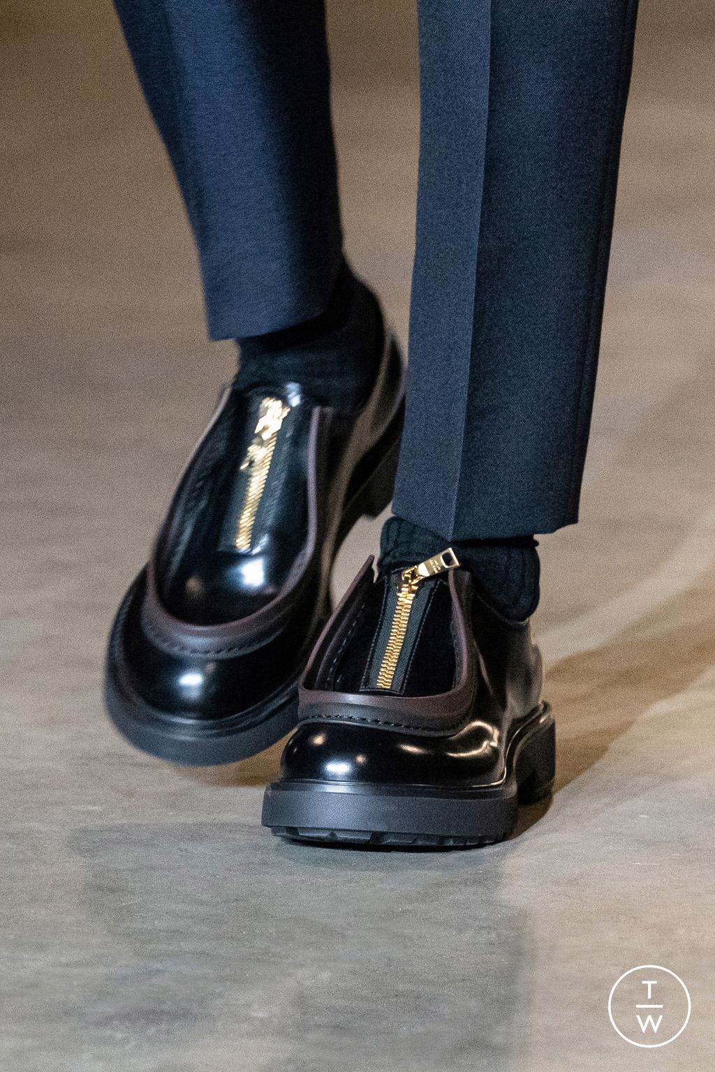 Fashion Week Milan Fall/Winter 2023 look 1 from the Prada collection menswear accessories
