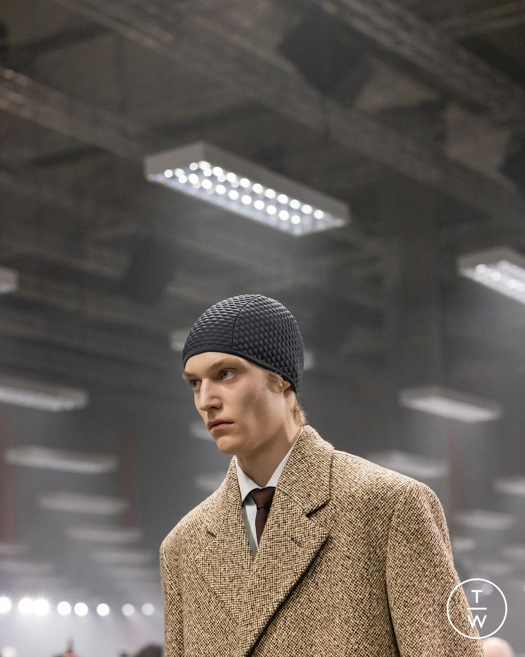 Fashion Week Milan Fall/Winter 2024 look 19 from the Prada collection menswear accessories