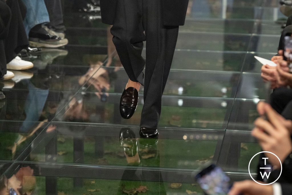 Fashion Week Milan Fall/Winter 2024 look 11 from the Prada collection menswear accessories