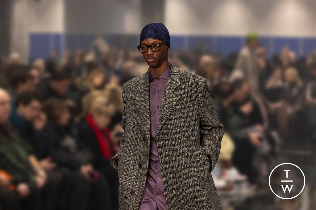 Fashion Week Milan Fall/Winter 2024 look 34 de la collection Prada menswear accessories