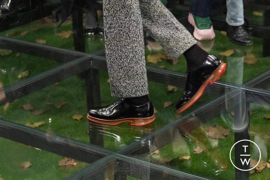 Fashion Week Milan Fall/Winter 2024 look 12 from the Prada collection menswear accessories