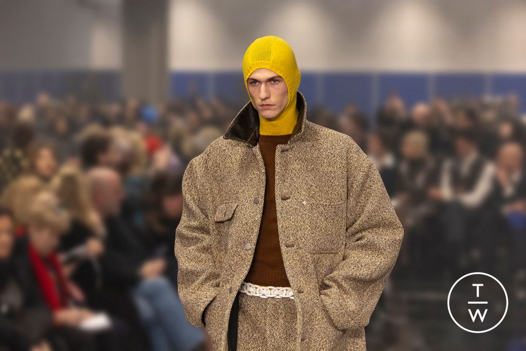 Fashion Week Milan Fall/Winter 2024 look 29 from the Prada collection 男装配饰