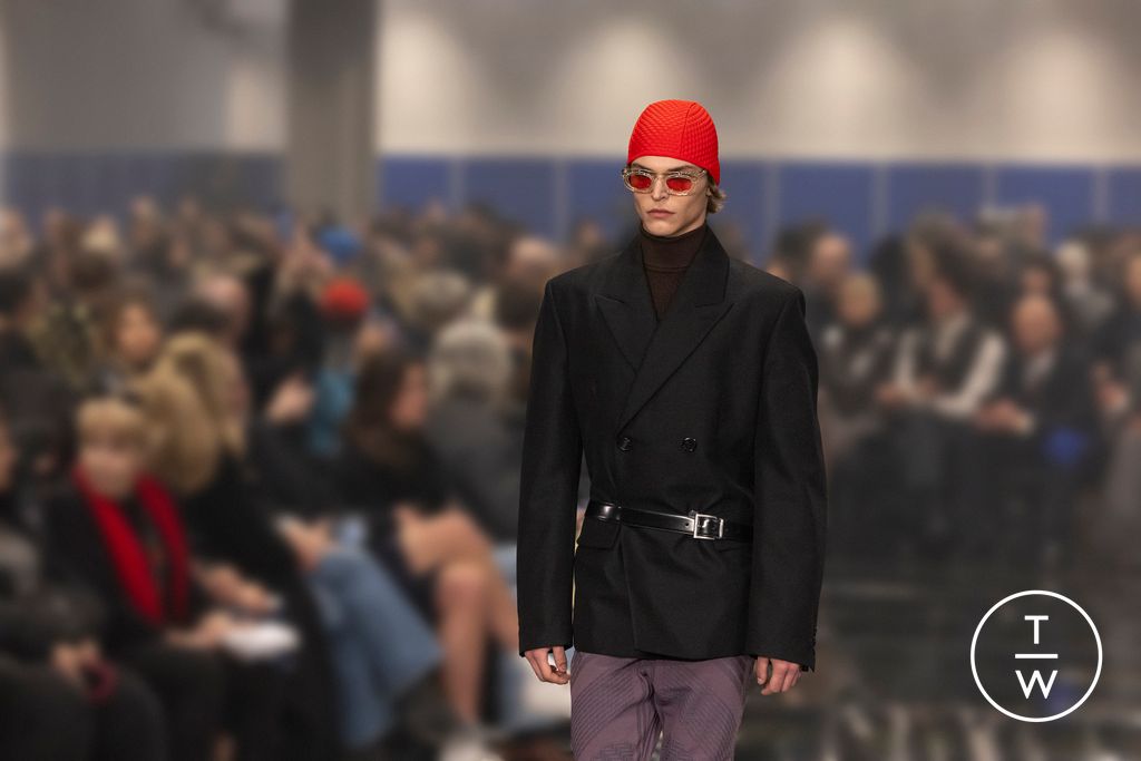 Fashion Week Milan Fall/Winter 2024 look 31 de la collection Prada menswear accessories