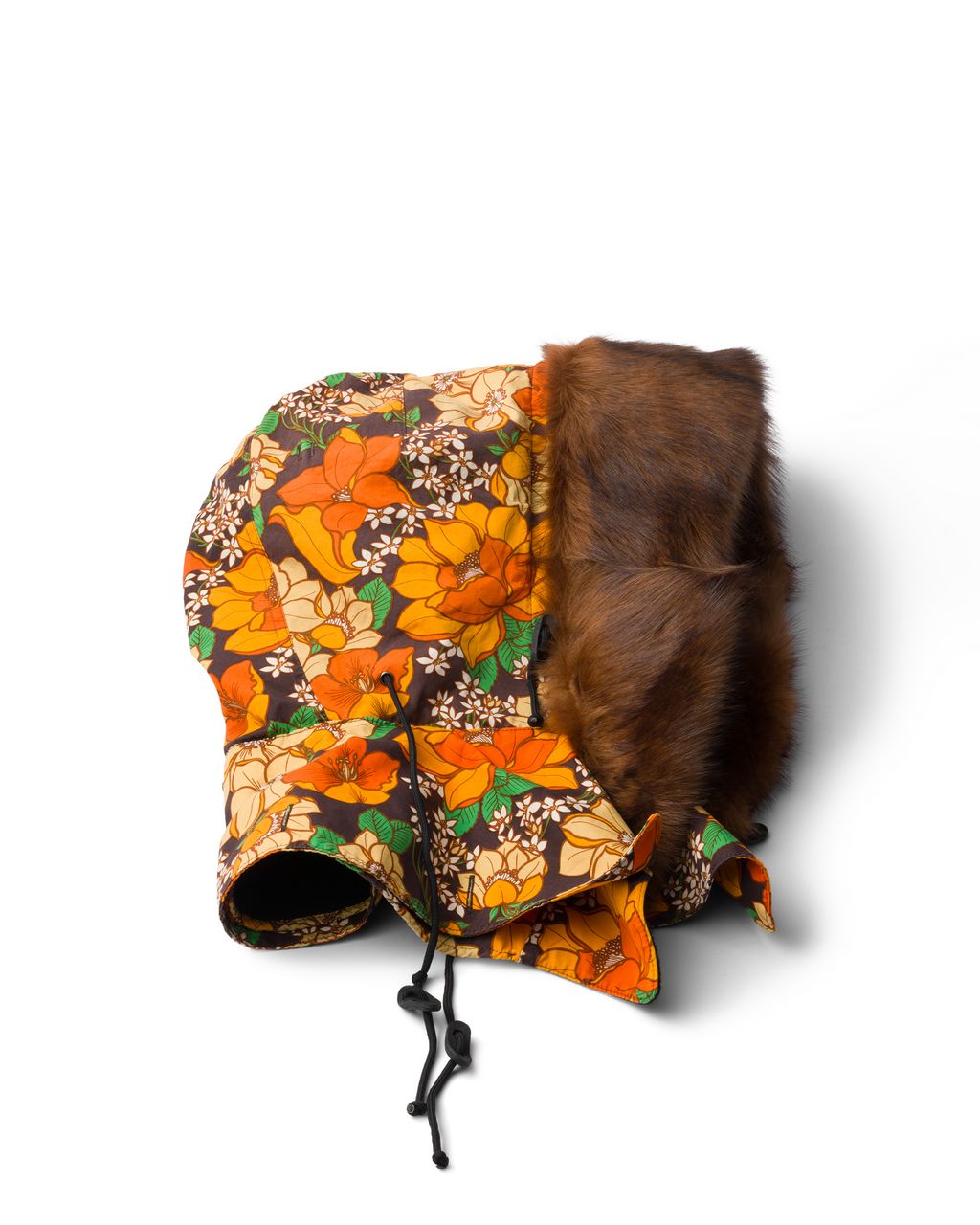 Fashion Week Milan Fall/Winter 2025 look 16 from the Prada collection 男装配饰