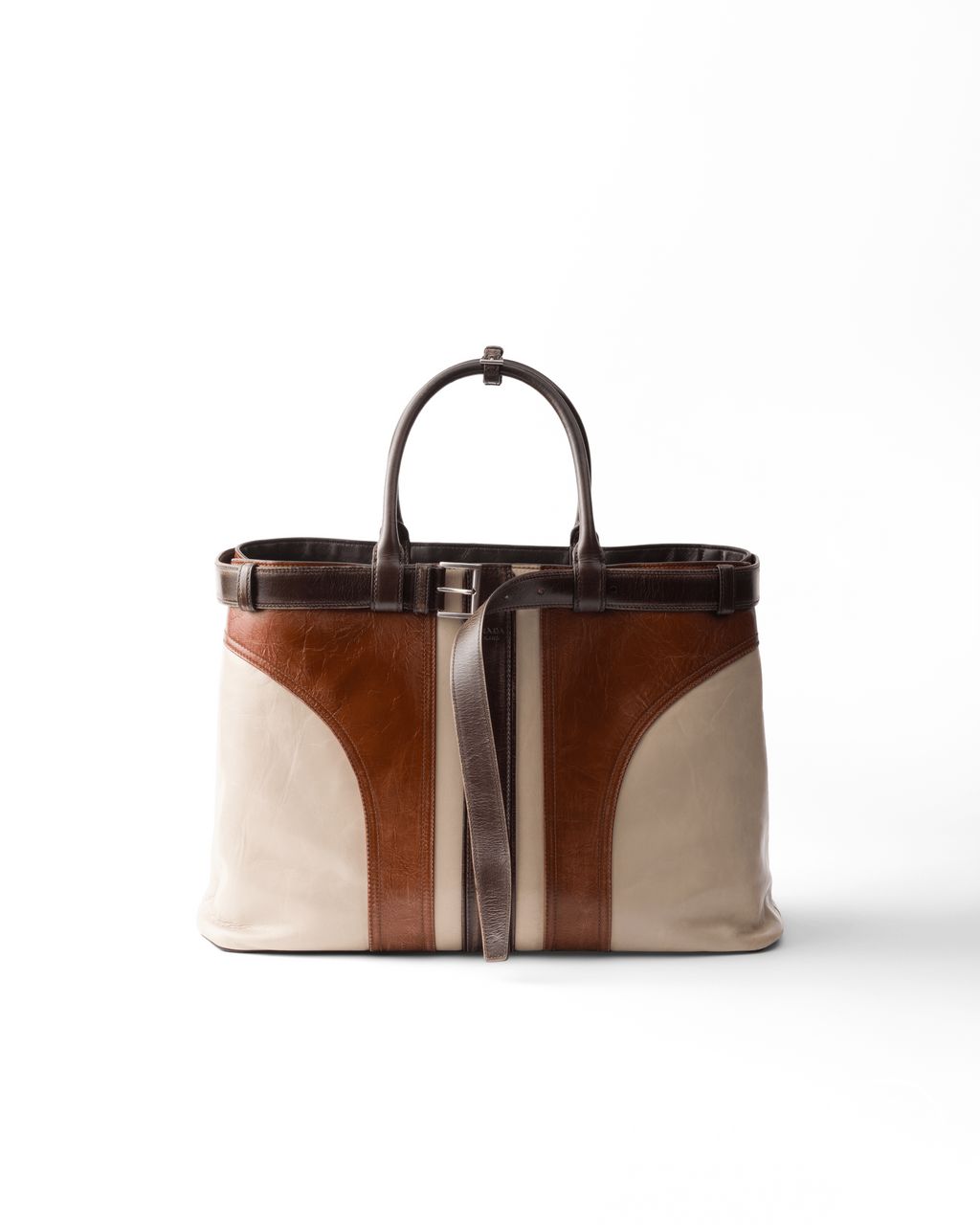 Fashion Week Milan Fall/Winter 2025 look 15 from the Prada collection 男装配饰