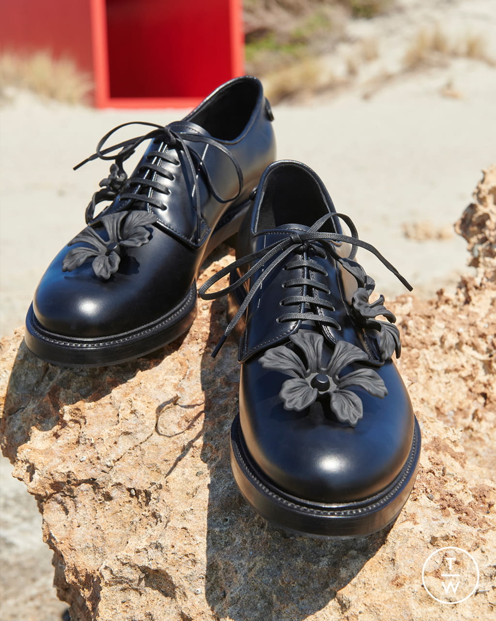 Fashion Week Milan Spring/Summer 2022 look 15 from the Prada collection menswear accessories