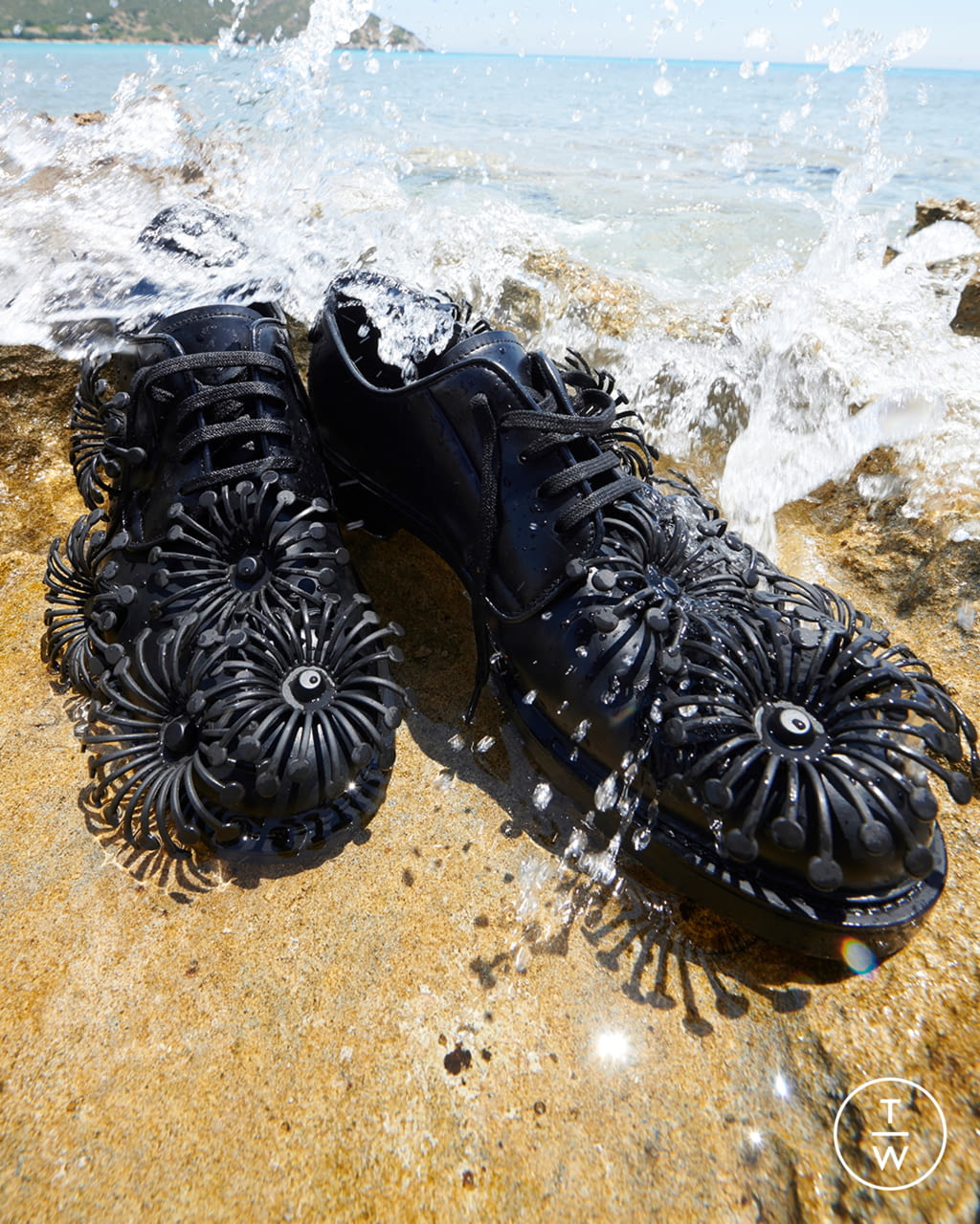 Fashion Week Milan Spring/Summer 2022 look 19 from the Prada collection menswear accessories