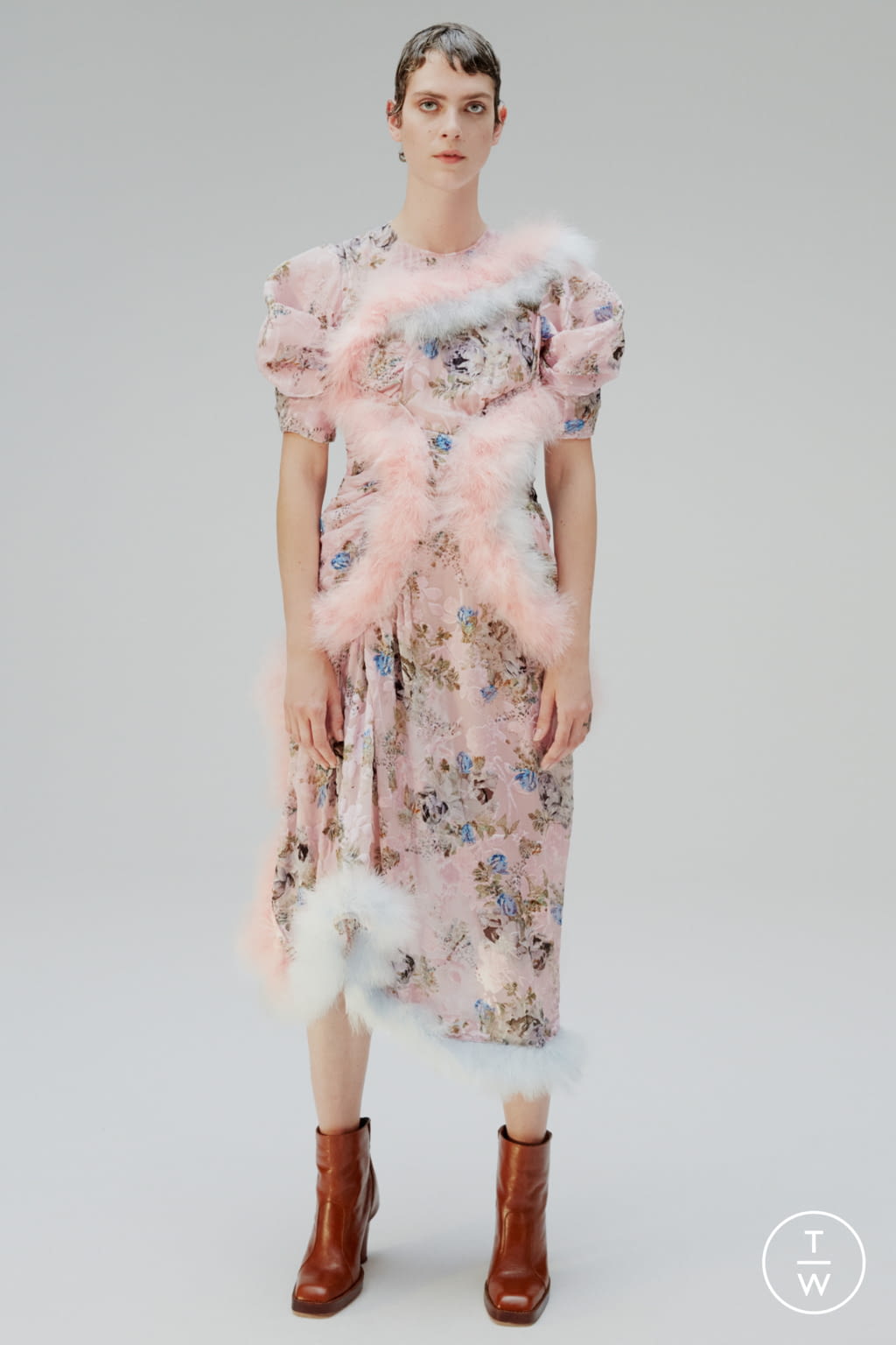 Fashion Week London Resort 2020 look 26 from the Preen by Thornton Bregazzi collection 女装