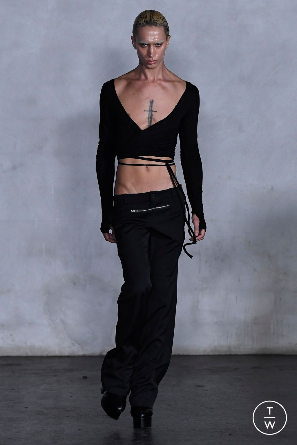 Fashion Week Paris Spring/Summer 2024 look 21 from the Pressiat collection 女装