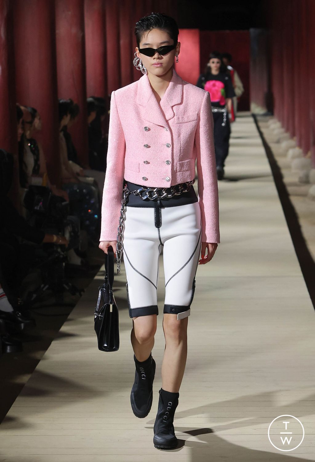 Fashion Week Milan Resort 2024 look 20 from the Gucci collection womenswear