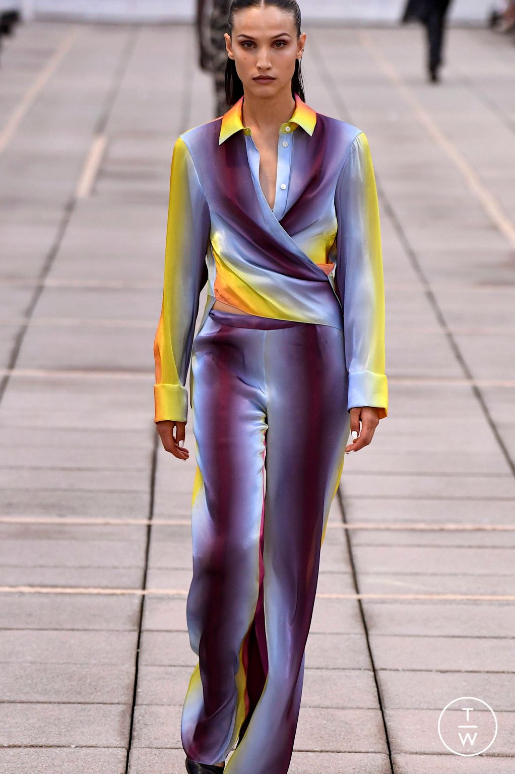 Fashion Week New York Spring/Summer 2024 look 32 from the Priscavera collection 女装