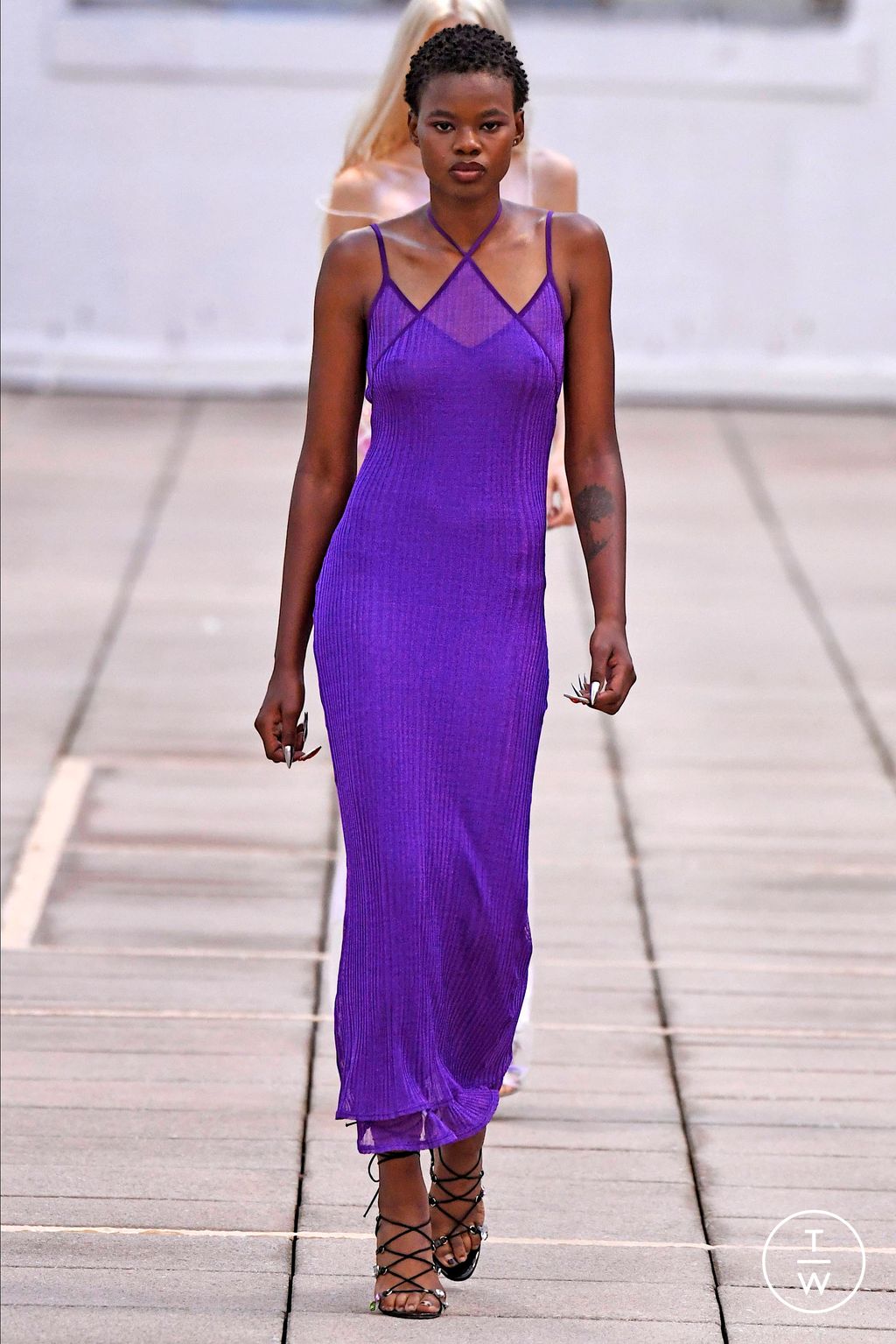 Fashion Week New York Spring/Summer 2024 look 38 from the Priscavera collection 女装