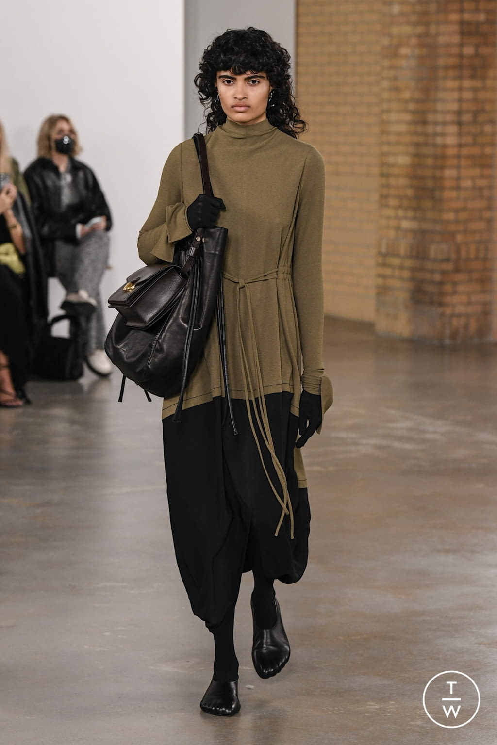 Fashion Week New York Fall/Winter 2022 look 14 from the Proenza Schouler collection 女装