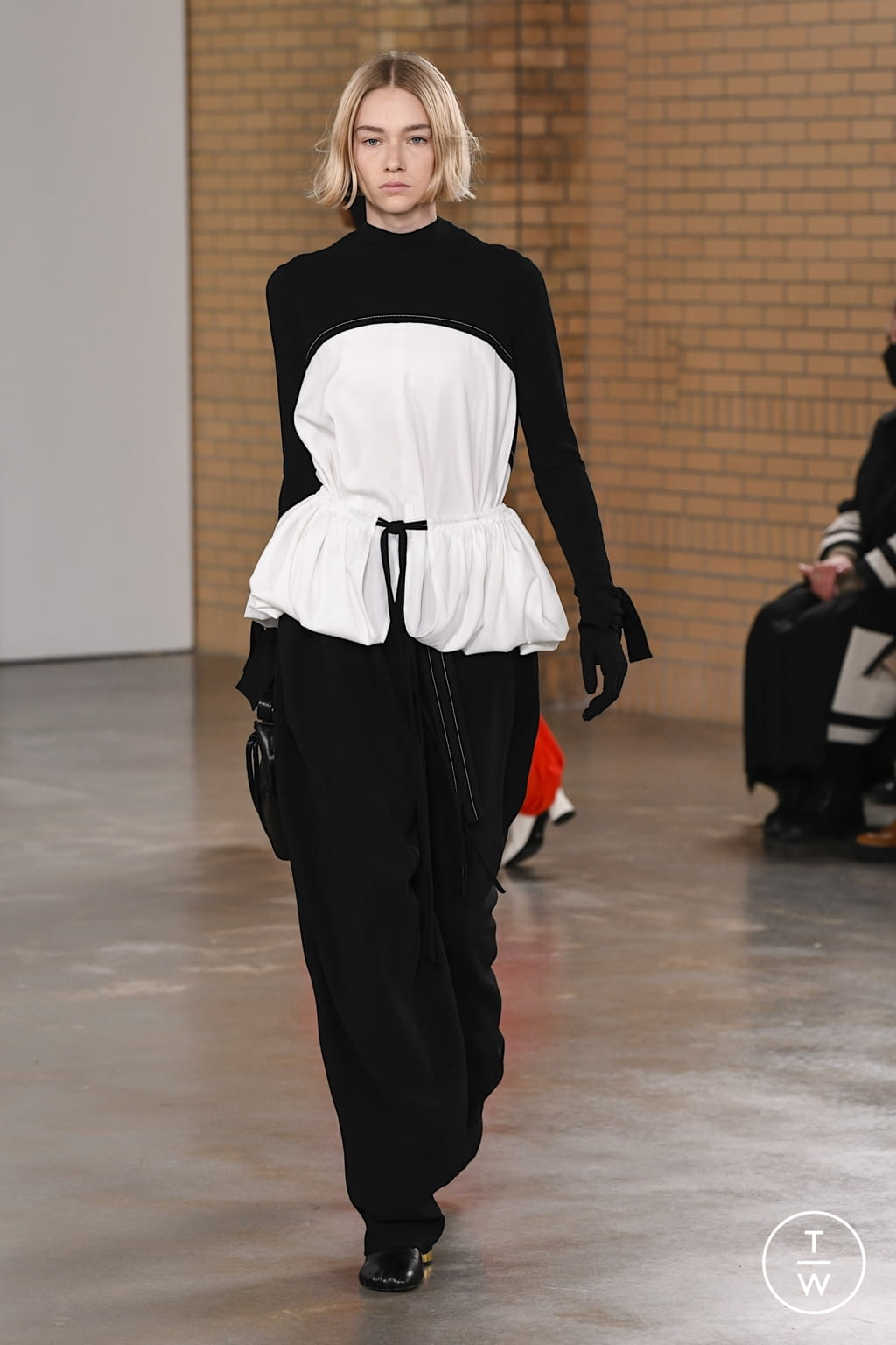 Fashion Week New York Fall/Winter 2022 look 21 from the Proenza Schouler collection 女装