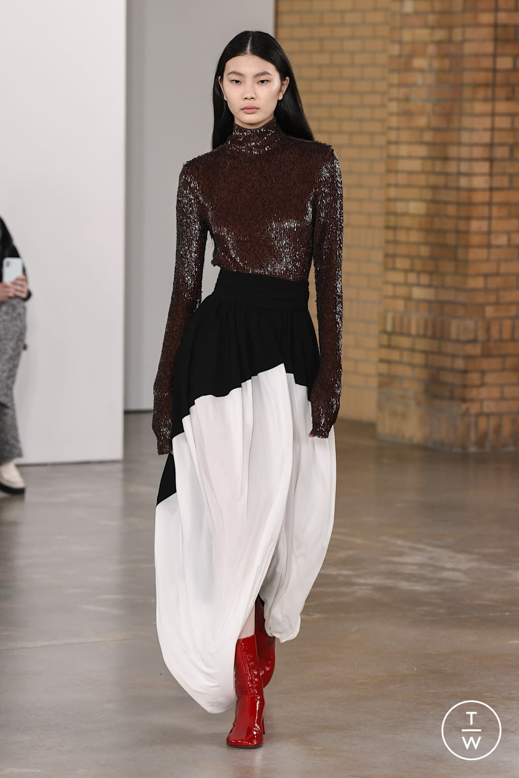Fashion Week New York Fall/Winter 2022 look 23 from the Proenza Schouler collection womenswear