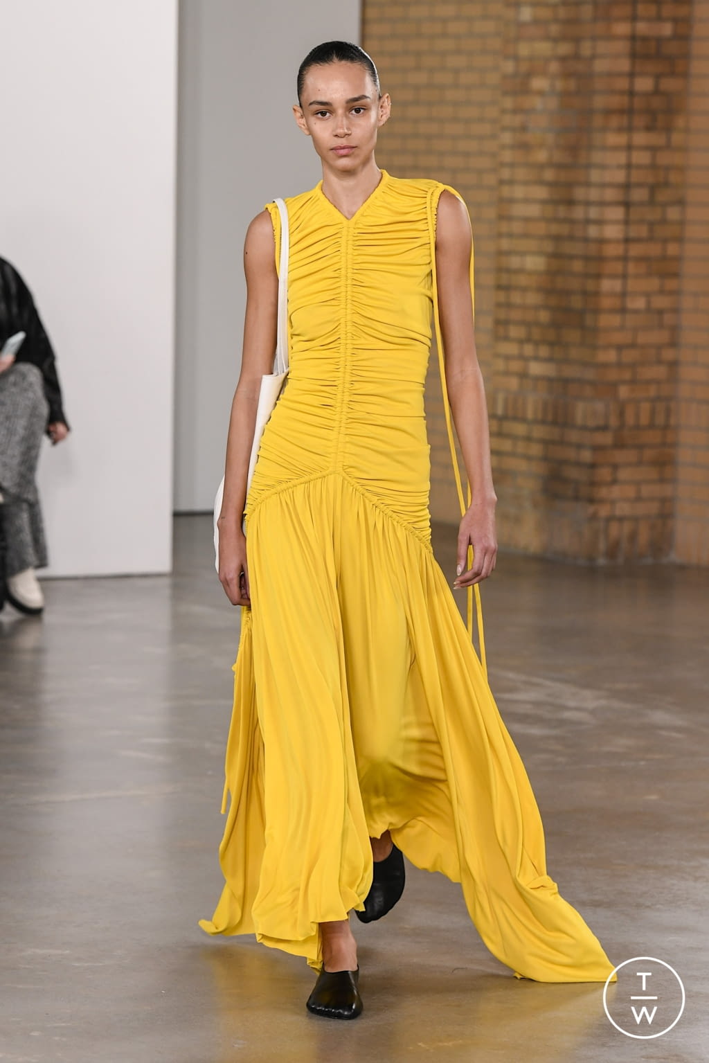 Fashion Week New York Fall/Winter 2022 look 28 from the Proenza Schouler collection 女装
