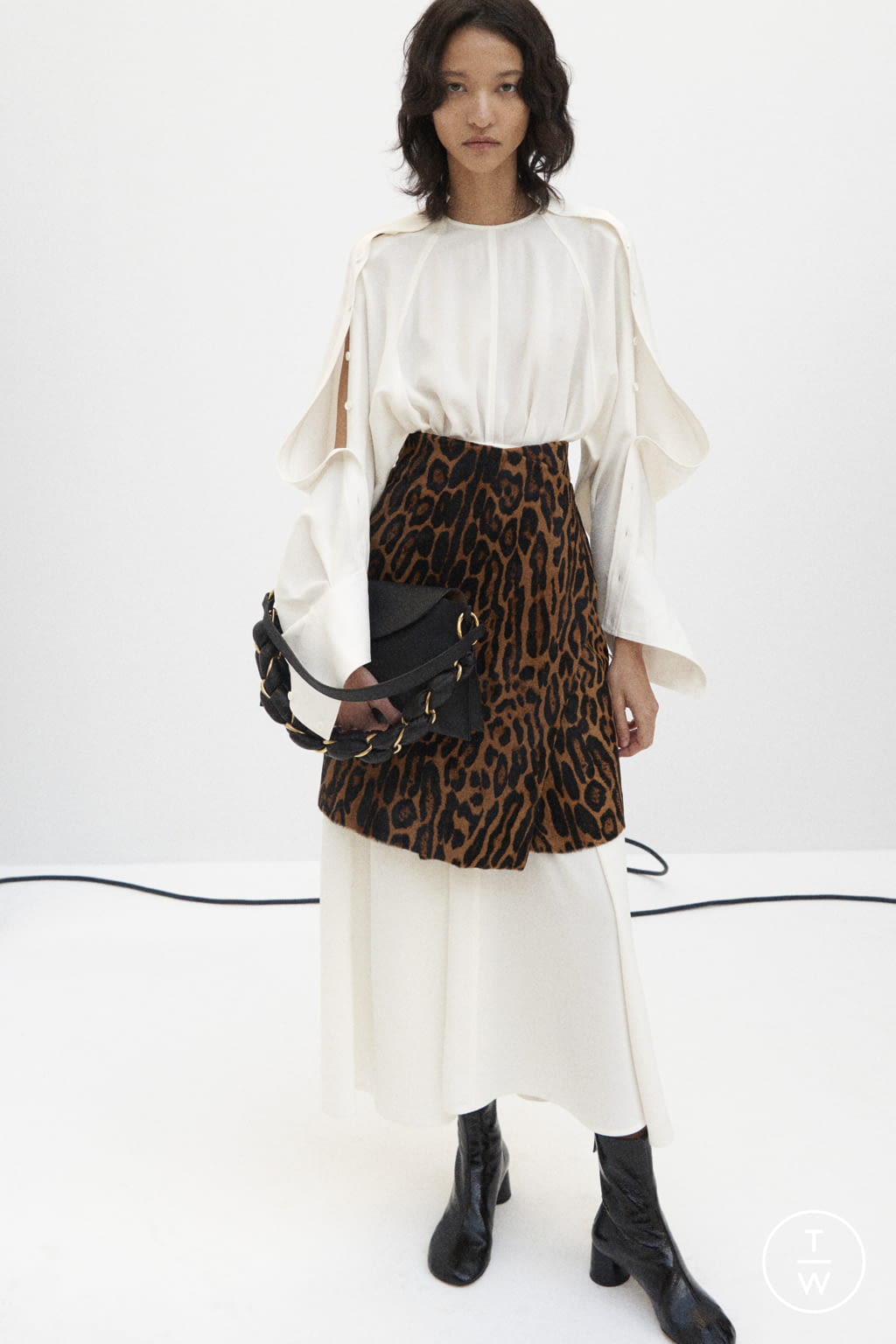 Fashion Week New York Pre-Fall 2022 look 8 from the Proenza Schouler collection 女装