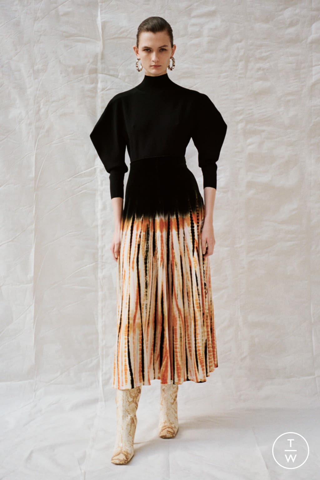 Fashion Week New York Pre-Fall 2020 look 19 from the Proenza Schouler collection womenswear