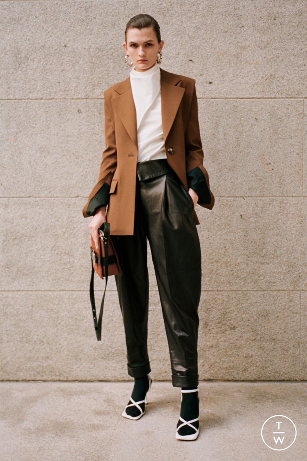 Fashion Week New York Pre-Fall 2020 look 22 from the Proenza Schouler collection 女装