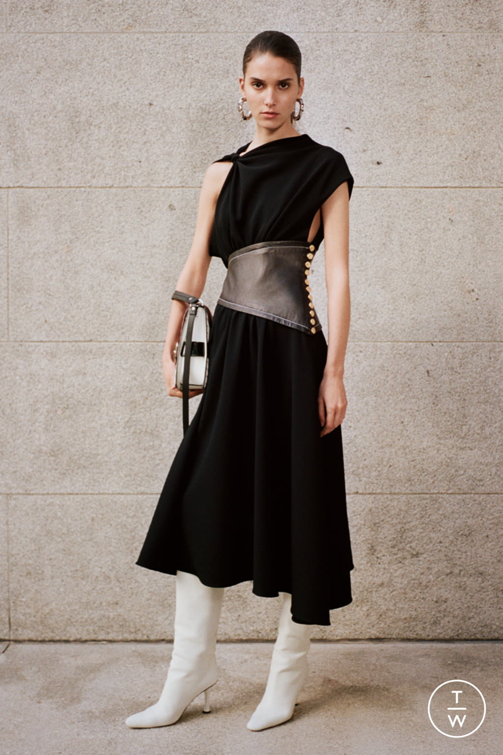 Fashion Week New York Pre-Fall 2020 look 24 from the Proenza Schouler collection 女装
