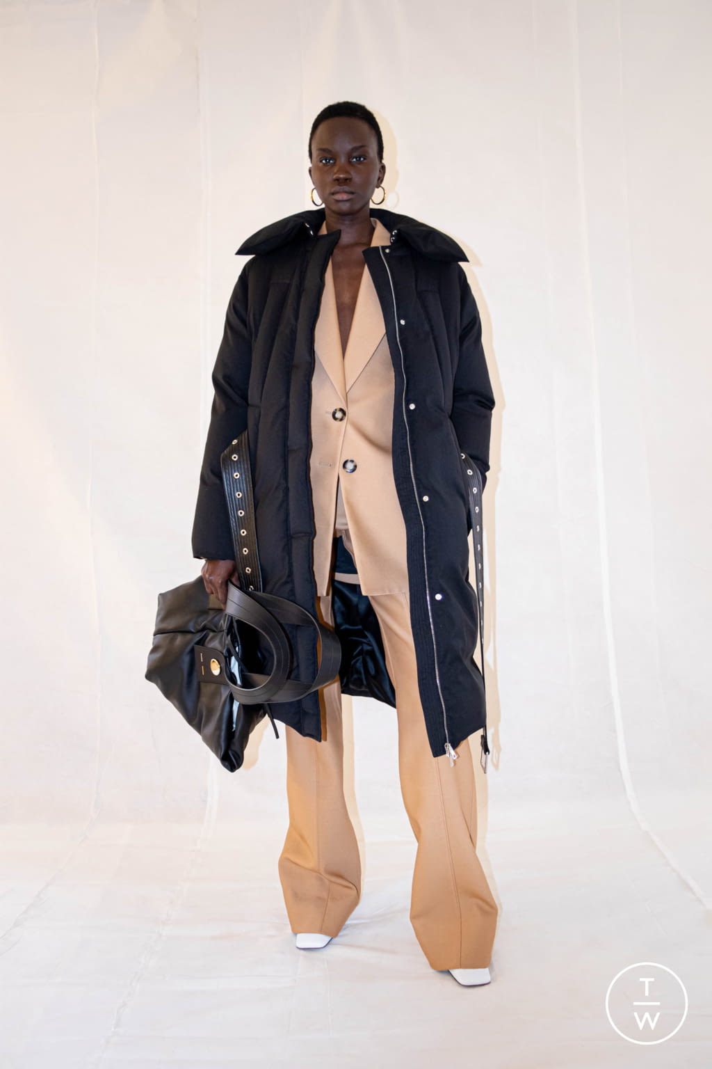 Fashion Week New York Resort 2021 look 2 from the Proenza Schouler collection 女装